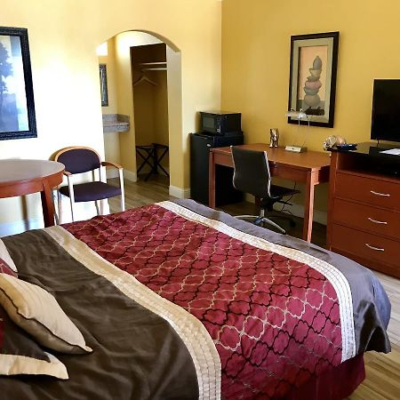 Town & Country Motel Livingston 외부 사진