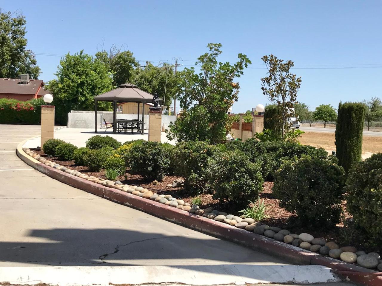 Town & Country Motel Livingston 외부 사진