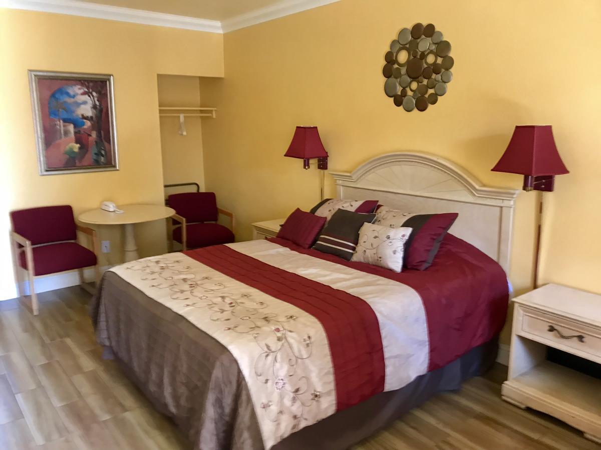 Town & Country Motel Livingston 외부 사진