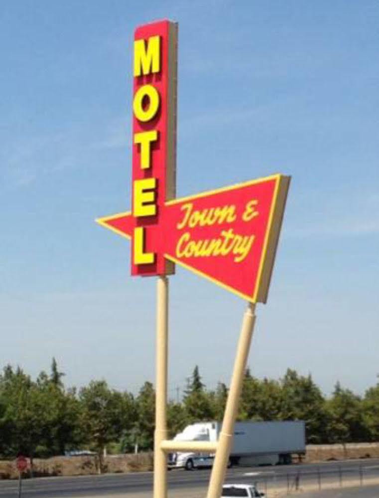 Town & Country Motel Livingston 외부 사진