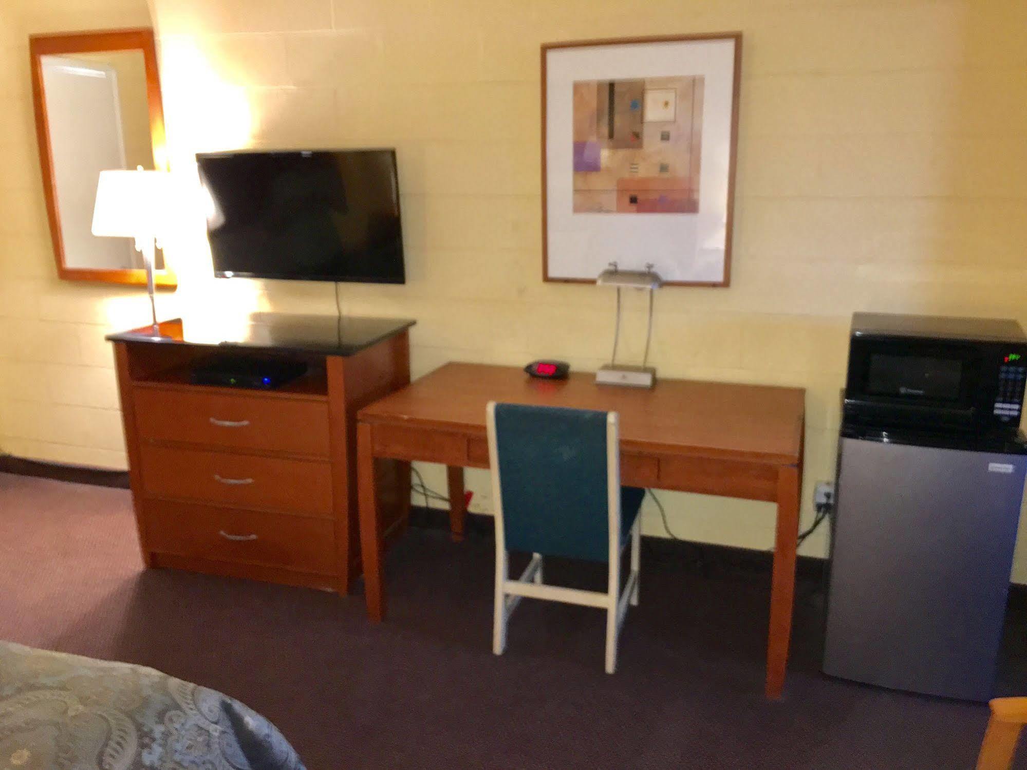 Town & Country Motel Livingston 외부 사진