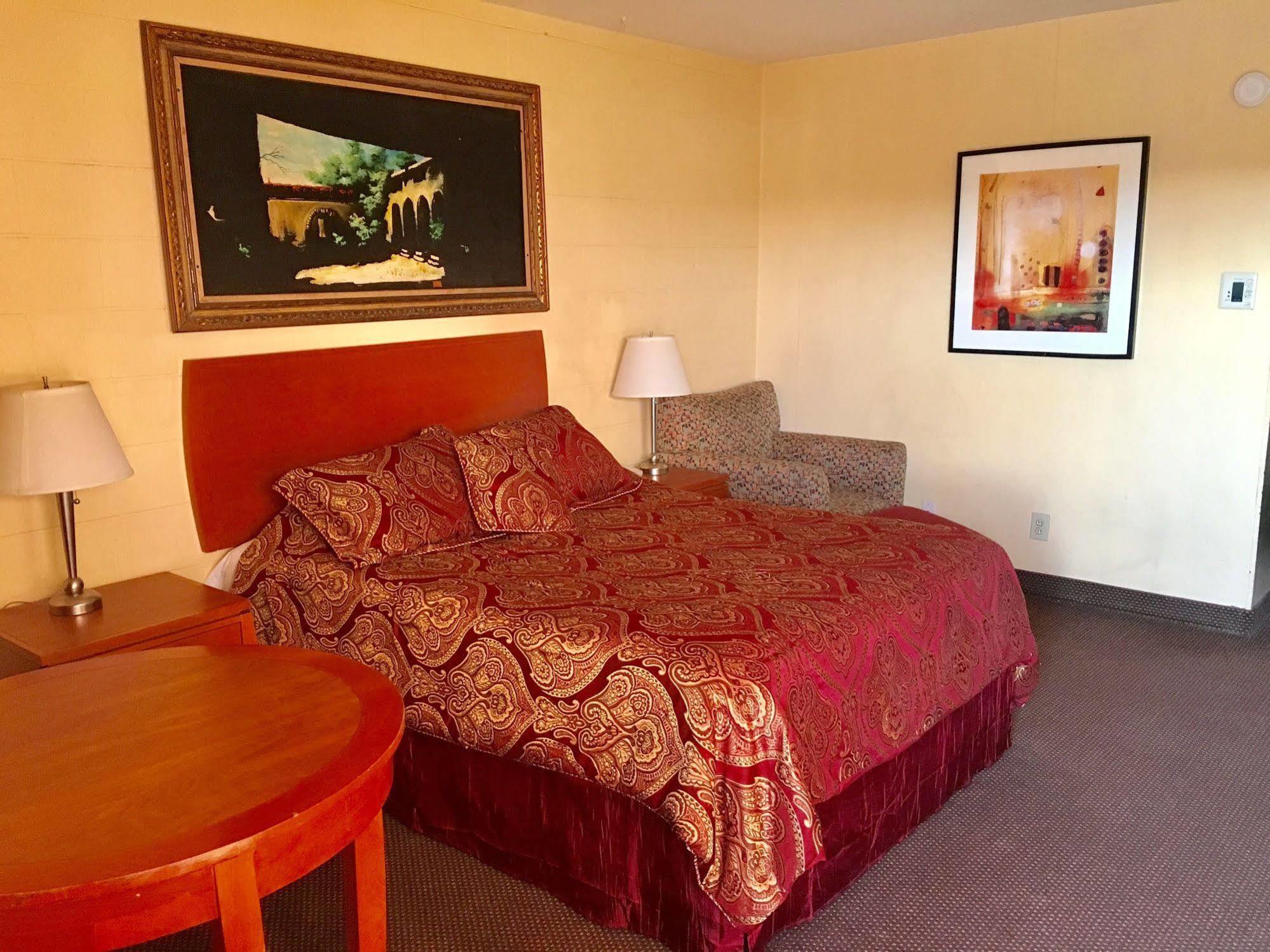 Town & Country Motel Livingston 외부 사진
