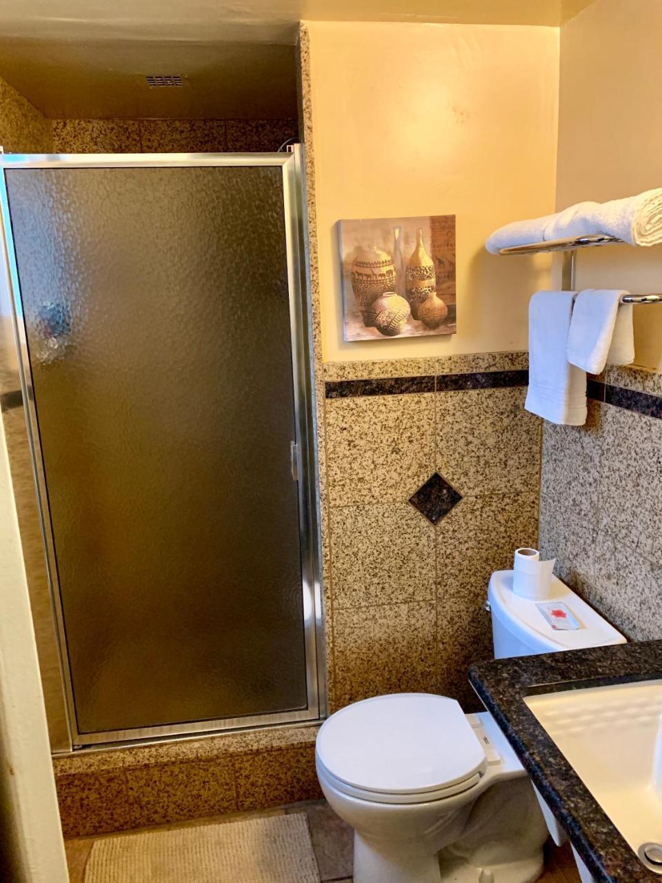 Town & Country Motel Livingston 외부 사진