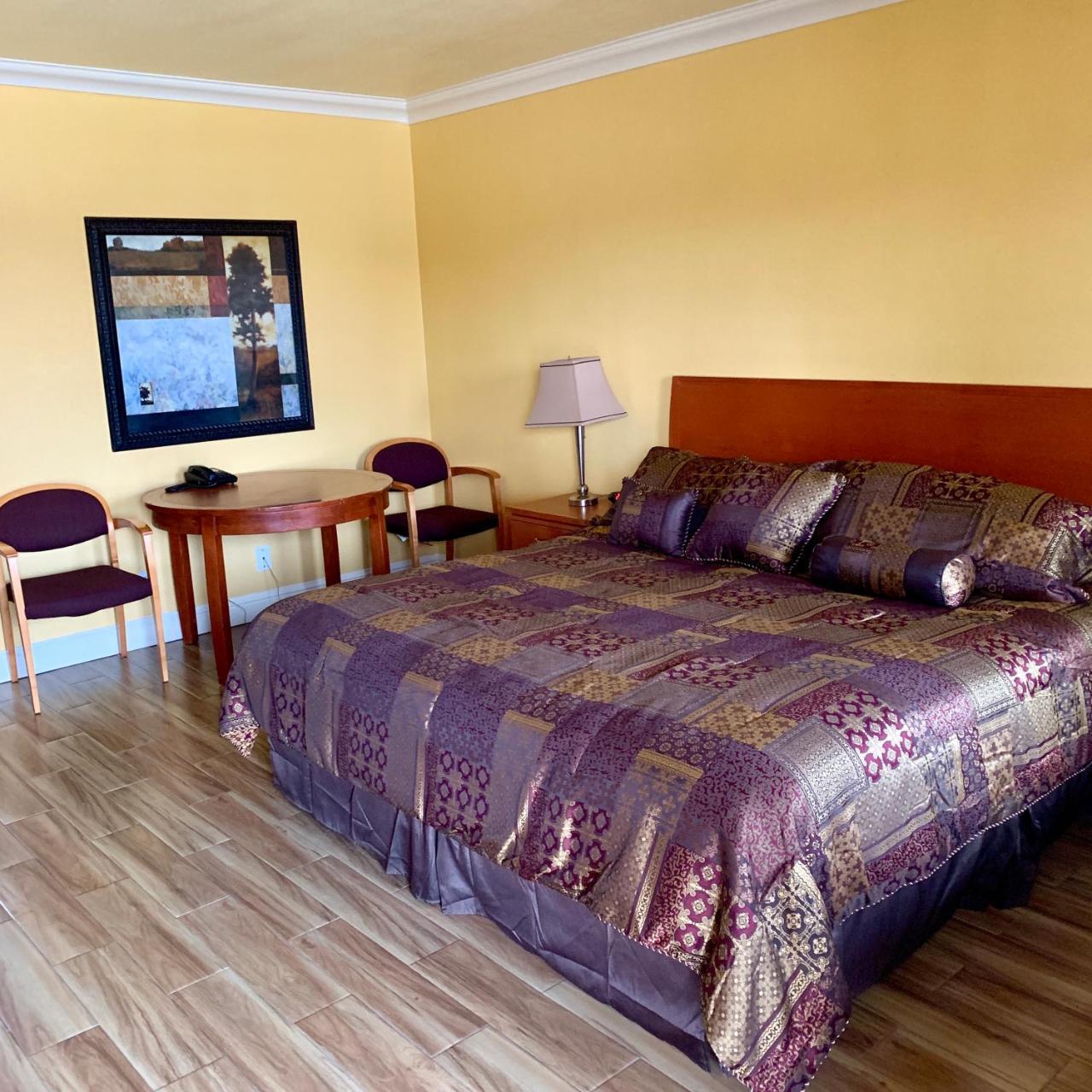 Town & Country Motel Livingston 외부 사진