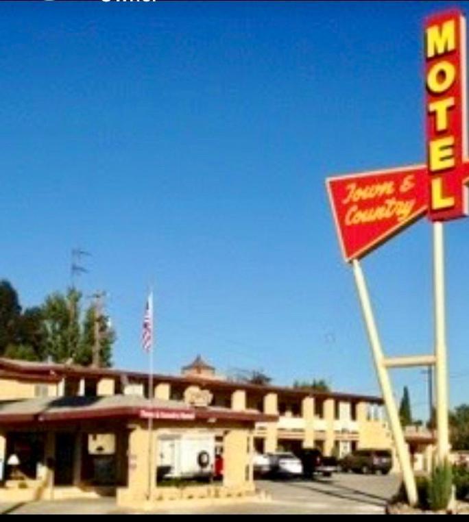 Town & Country Motel Livingston 외부 사진